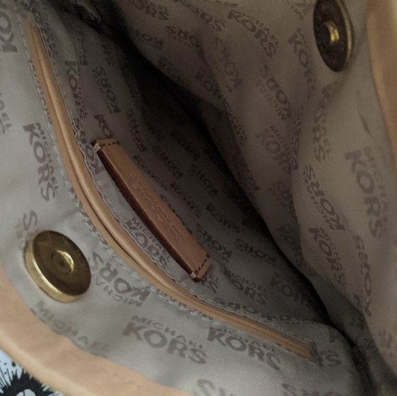 Michael Kors Crossbody - Picture 2 of 3